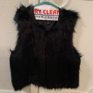 Mossimo faux fur vest